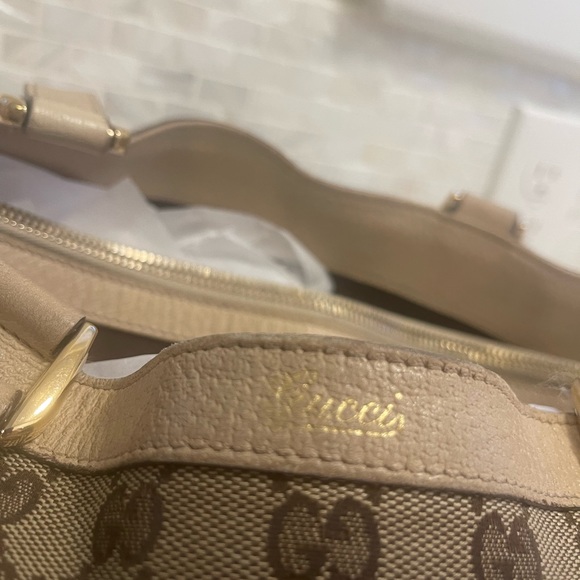 Authentic Large Gucci Purse - Picture 3 of 4